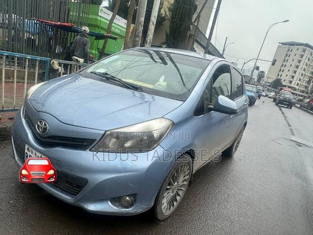 Toyota Yaris 2012 Blue