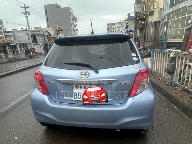Toyota Yaris 2012 Blue