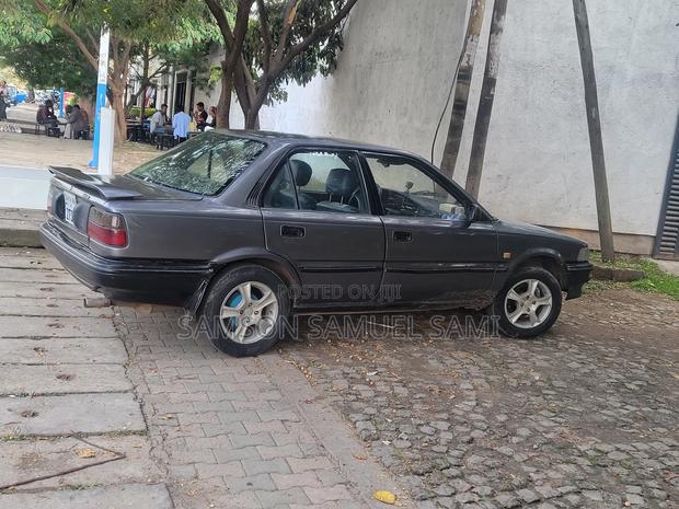 Toyota Corolla 1991 Blue