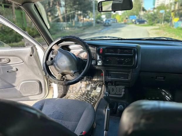 Mitsubishi L200 2002 White