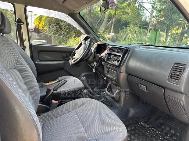 Mitsubishi L200 2002 White