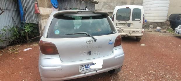 Toyota Vitz 2004 Silver