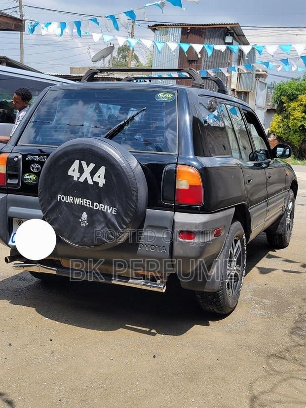 Toyota RAV4 1997 Black