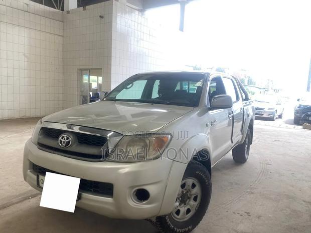 Toyota Hilux 2009 Silver