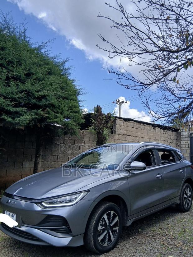New BYD E2 43 kWh 94 hp FWD 2025 Silver