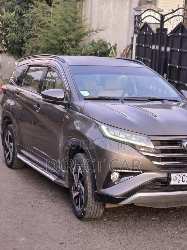 Toyota Rush 2021 Silver