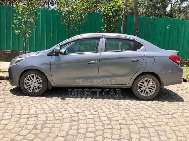 Mitsubishi Attrage 2022 Silver