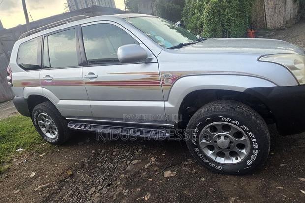 Toyota Land Cruiser Prado 2008 Silver