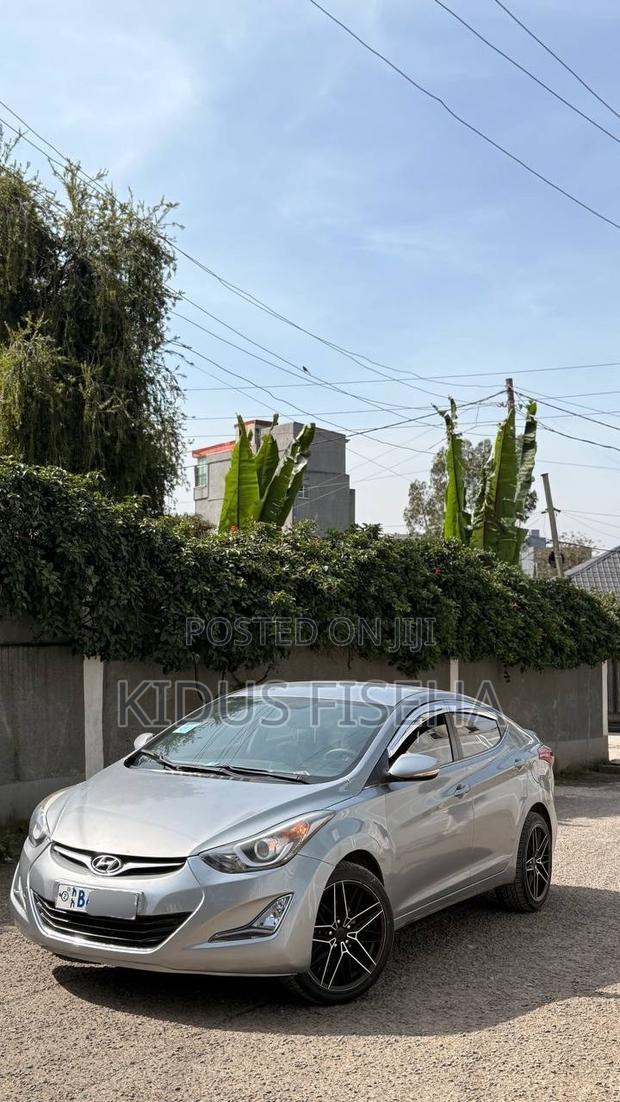 Hyundai Avante 2015 Gray