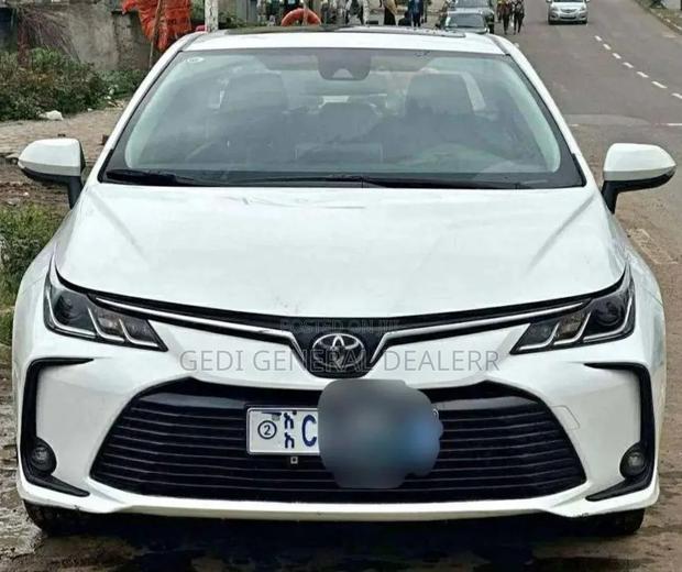 Toyota Corolla 2022 Off white