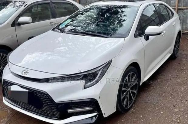 Toyota Corolla 2022 Off white