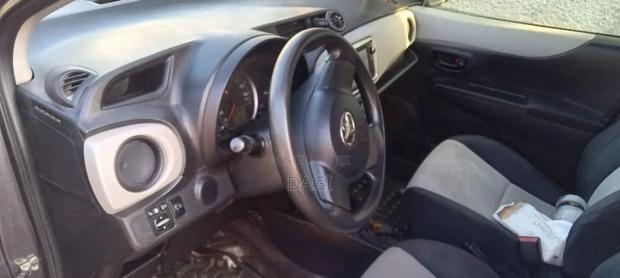 Toyota Yaris 2011 Black