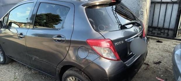 Toyota Yaris 2011 Black