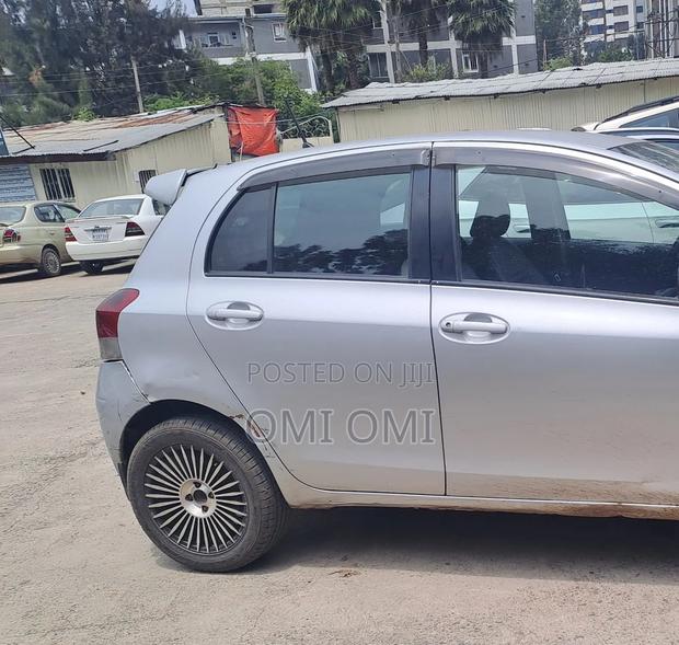 Toyota Yaris 2009 Silver