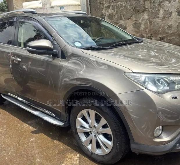 Toyota RAV4 2015 Gray