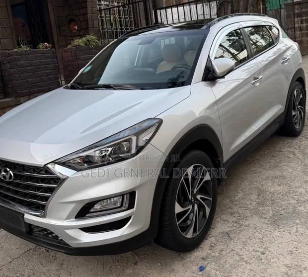 Hyundai Tucson SEL FWD 2020 Silver