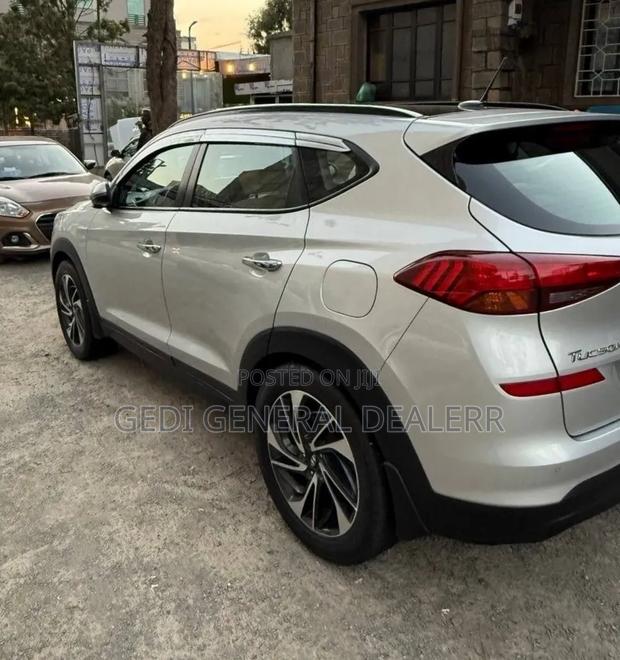 Hyundai Tucson SEL FWD 2020 Silver