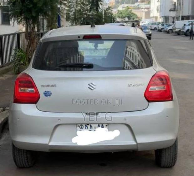 Suzuki Swift 2021 Gray