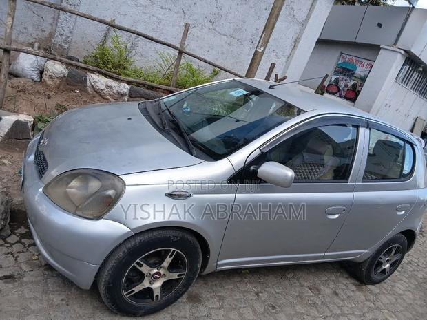 Toyota Vitz 1.0 FWD 3dr 2003 Silver