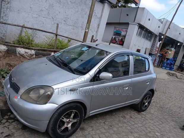 Toyota Vitz 1.0 FWD 3dr 2003 Silver