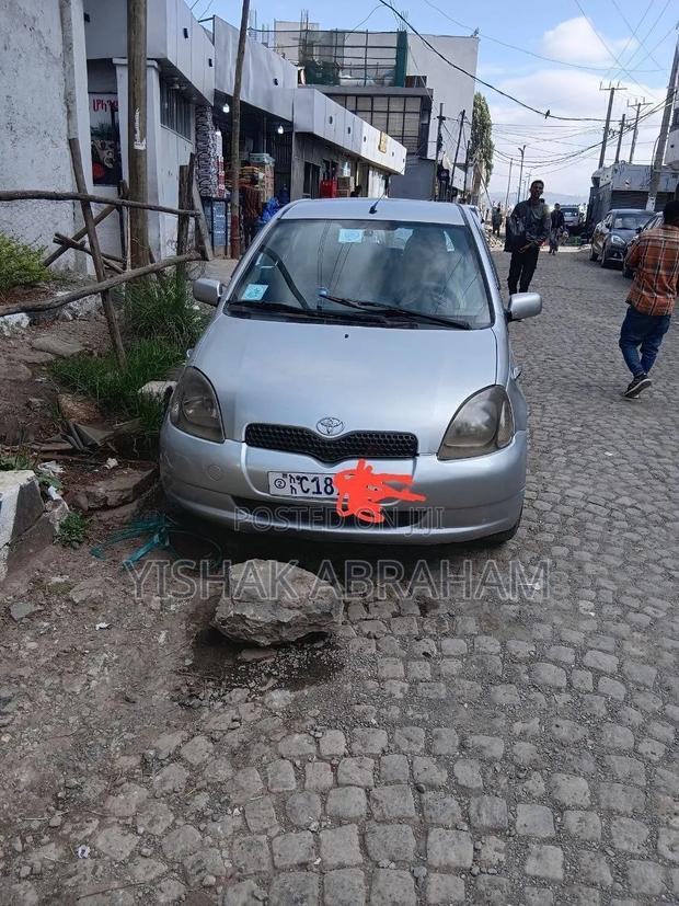 Toyota Vitz 1.0 FWD 3dr 2003 Silver