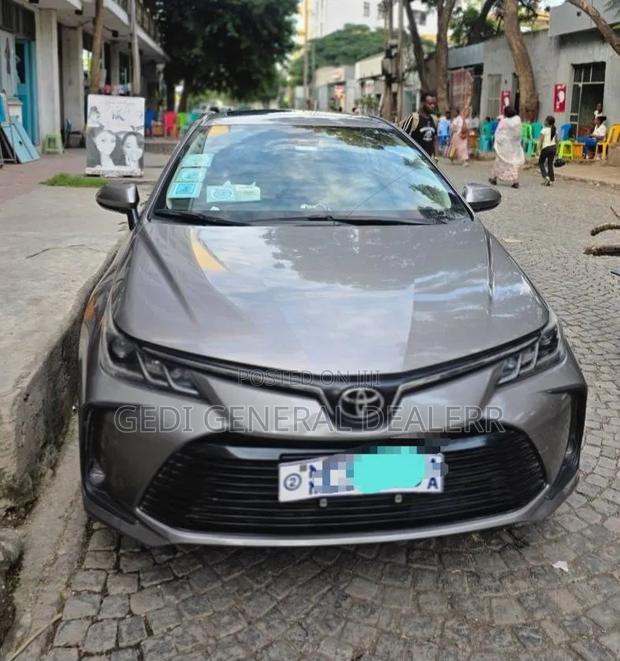 Toyota Corolla 2022 Brown