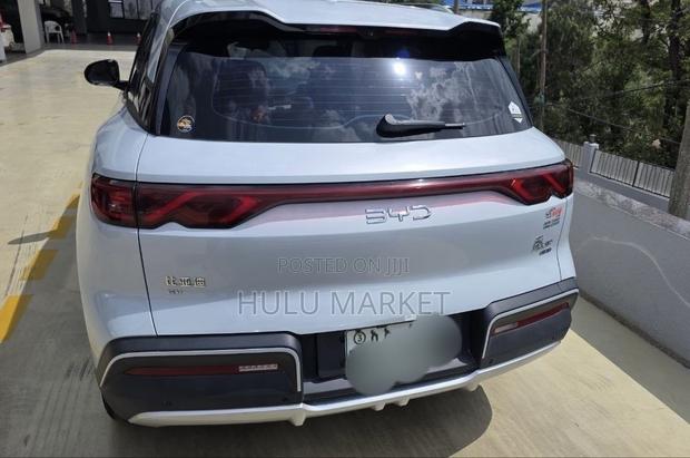 BYD Yuan Up 2025 Silver