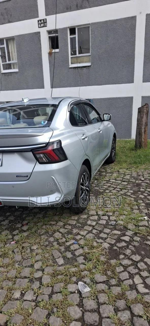 Suzuki Dzire 2024 Silver