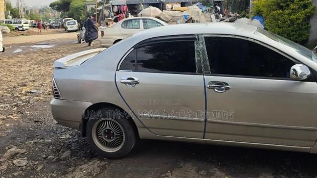 Toyota Corolla 2006 Gold