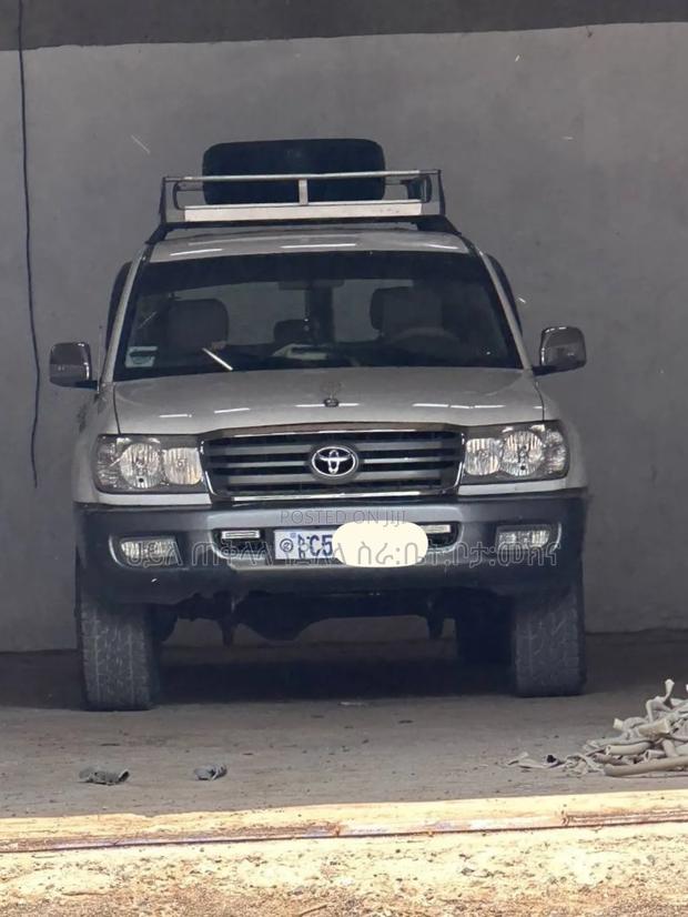 Toyota Land Cruiser 2004 Purple