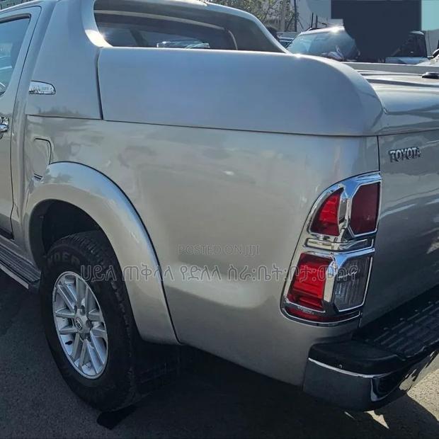 Toyota Hilux 2014 Purple