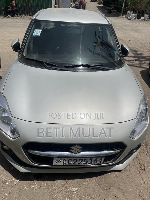 Suzuki Swift 2021 Silver