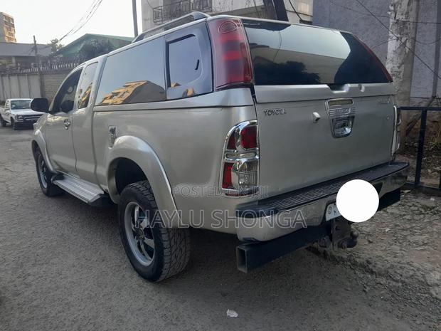 Toyota Hilux 2013 Silver