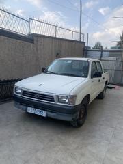 Toyota Hilux 1999 White for sale