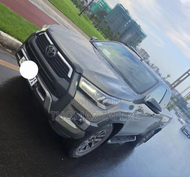 Toyota Hilux 2021 Beige