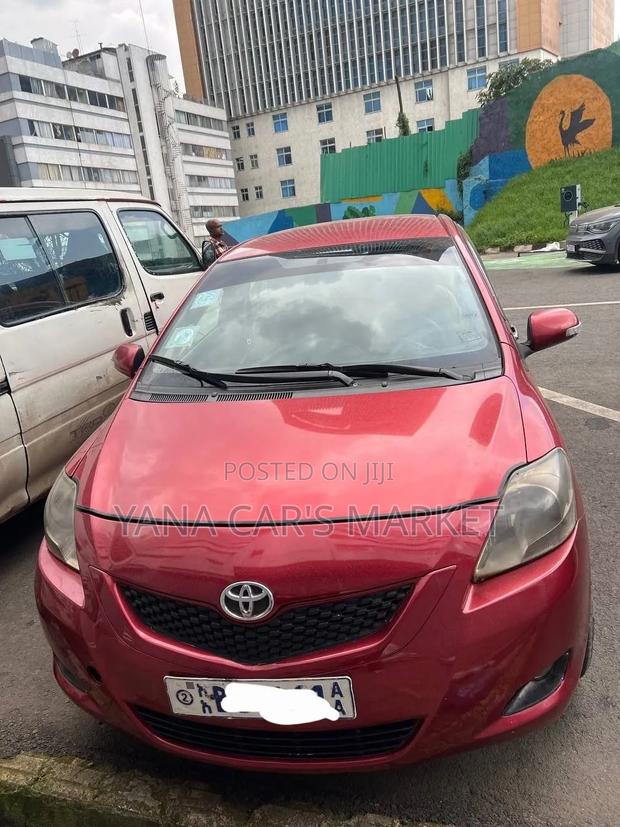 Toyota Belta 2009 Red