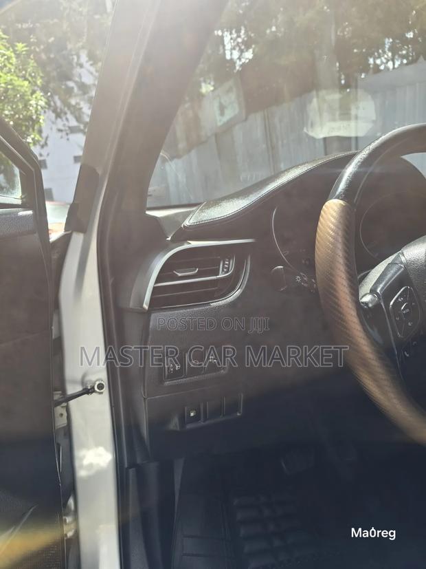 Toyota C-HR Limited FWD 2019 Silver