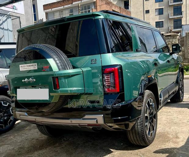 New BYD Leopard 8 2.0 Hybrid AWD 2025 Green