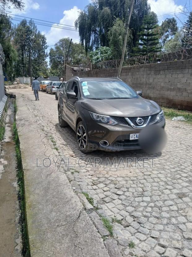 Nissan Qashqai 2017 Brown