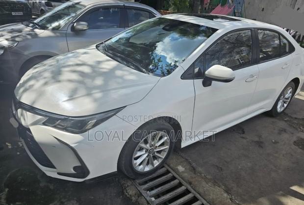 Toyota Corolla L 2022 White