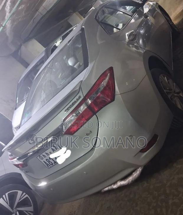 Toyota Corolla 2017 Silver