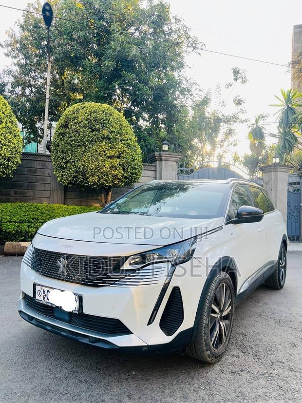 Peugeot 5008 2021 White