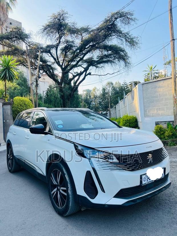 Peugeot 5008 2021 White