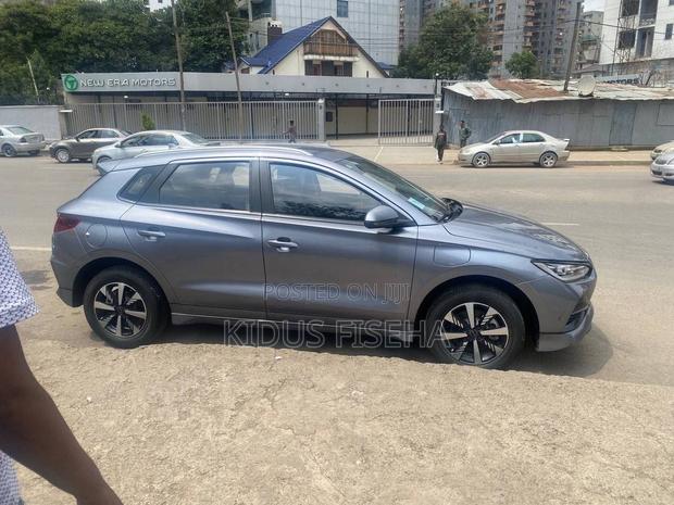 BYD E2 43 kWh 94 hp FWD 2024 Gray