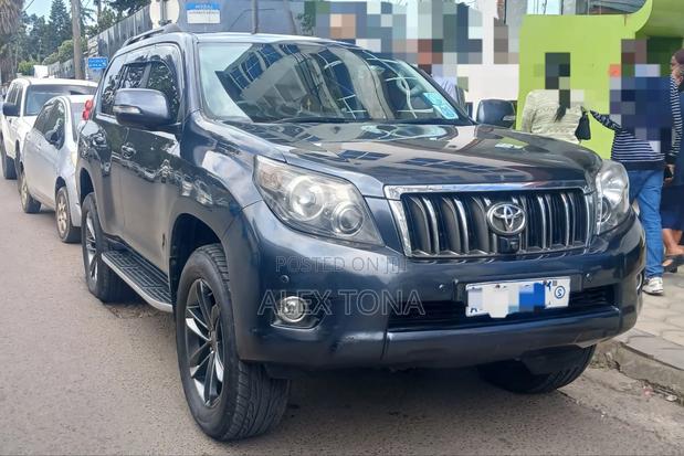 Toyota Land Cruiser 2013 Black