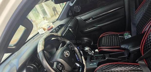 Toyota Hilux 2020 White