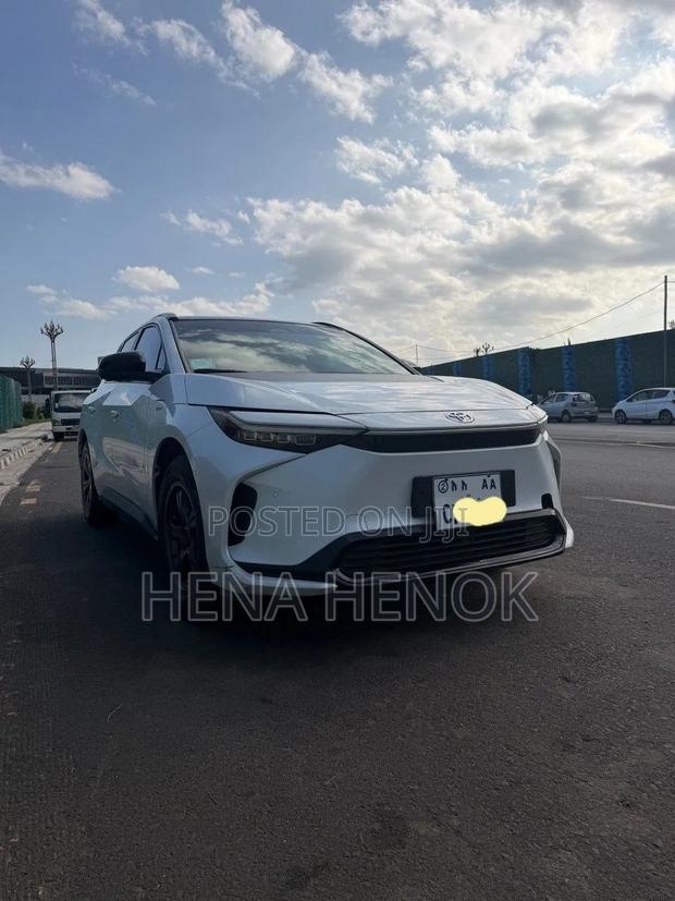 Toyota bZ4X 2024 White