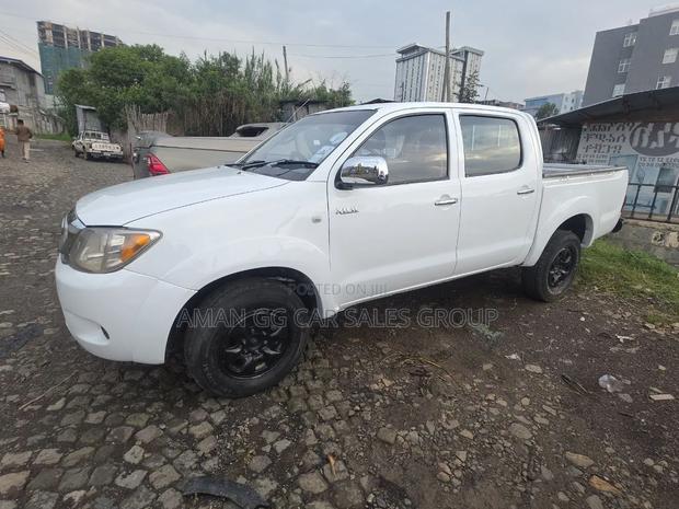 Toyota Hilux 2008 White