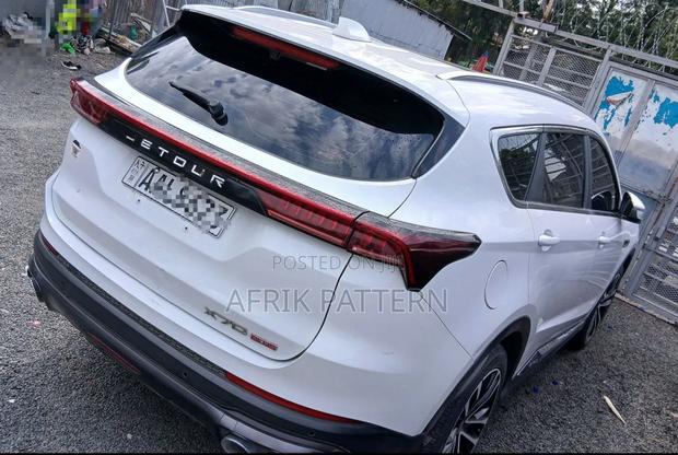 Jetour X70 Plus 1.5 7-Seater FWD 2022 White