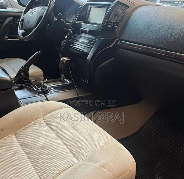 Toyota Land Cruiser 100 4.7 Executive 2008 Black